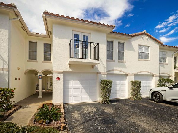 1105 Lake Shore Drive, Unit 205, Lake Park, FL 33403