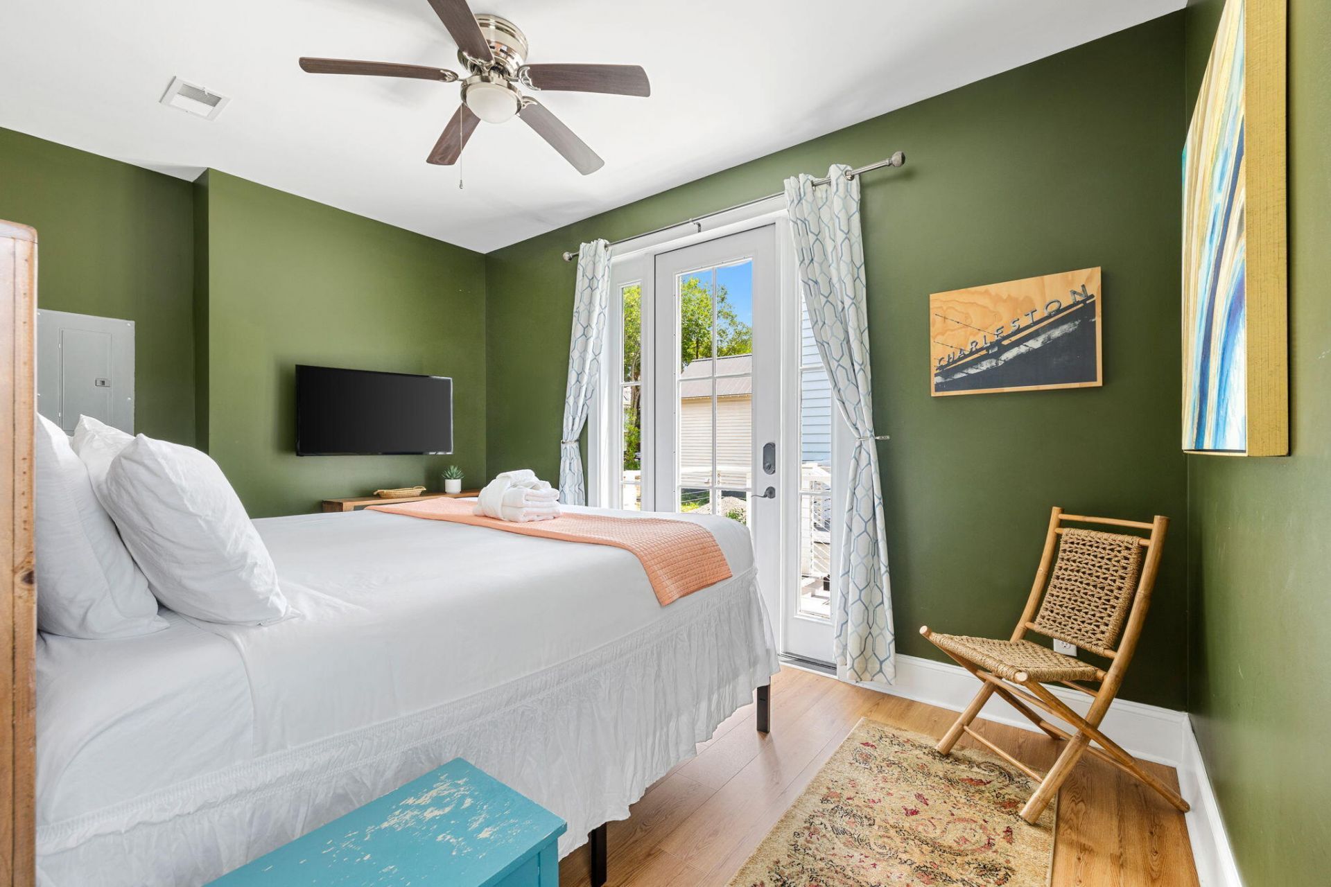 162 Spring Street Photo 14