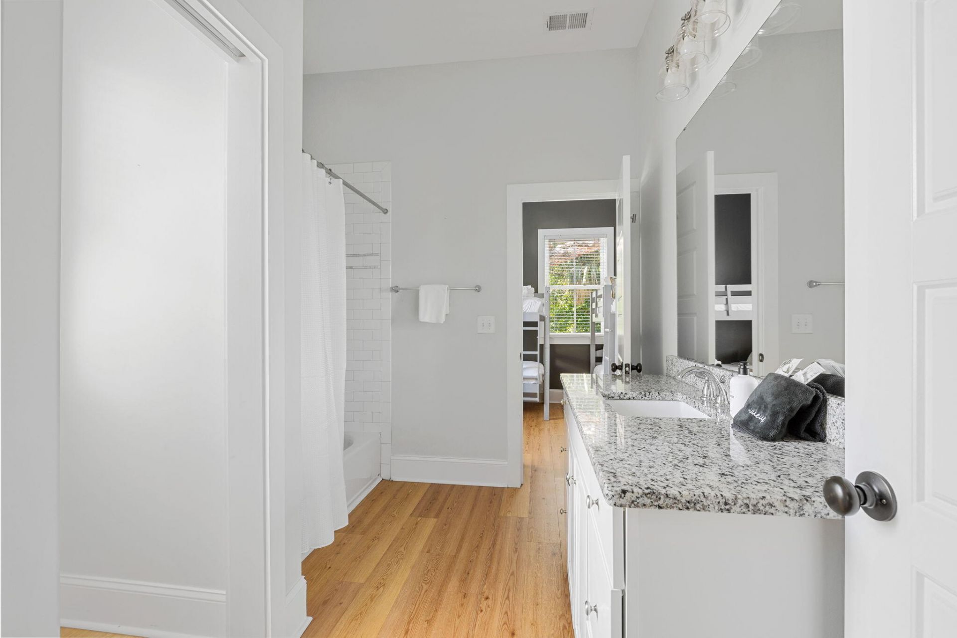 162 Spring Street Photo 24