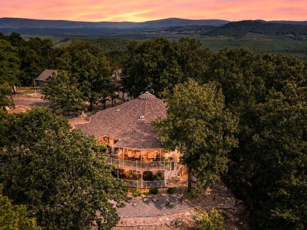 1 Mesero Place, Hot Springs Village, AR 71909