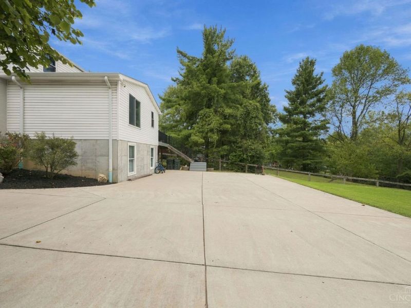 1924 Ebenezer Road, Green Township, OH 45233 Photo 31