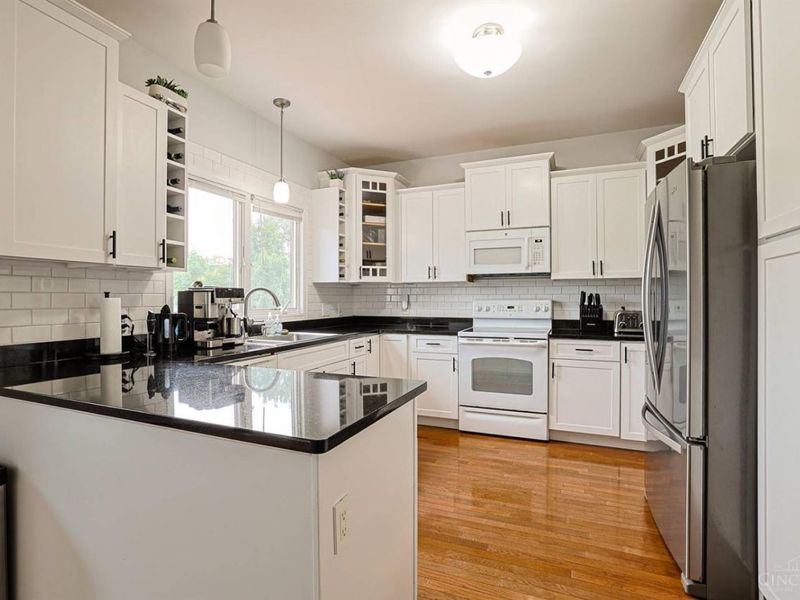 3450 Golden Avenue, Unit 20, Cincinnati, OH 45226 Photo 8