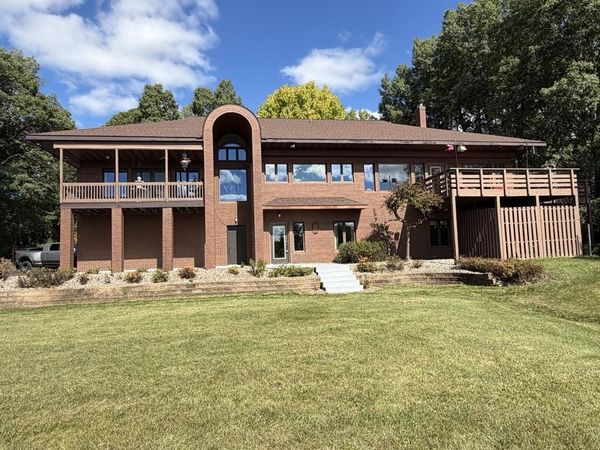 445 E Woodridge Drive, Eau Claire, WI 54701