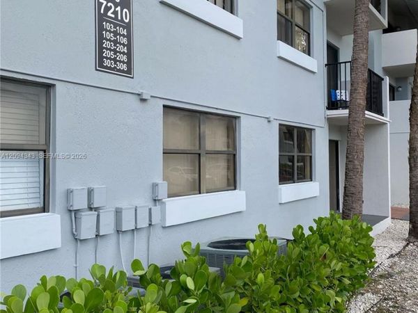 7030 NW 179th St , Unit 205, Hialeah, FL 33015