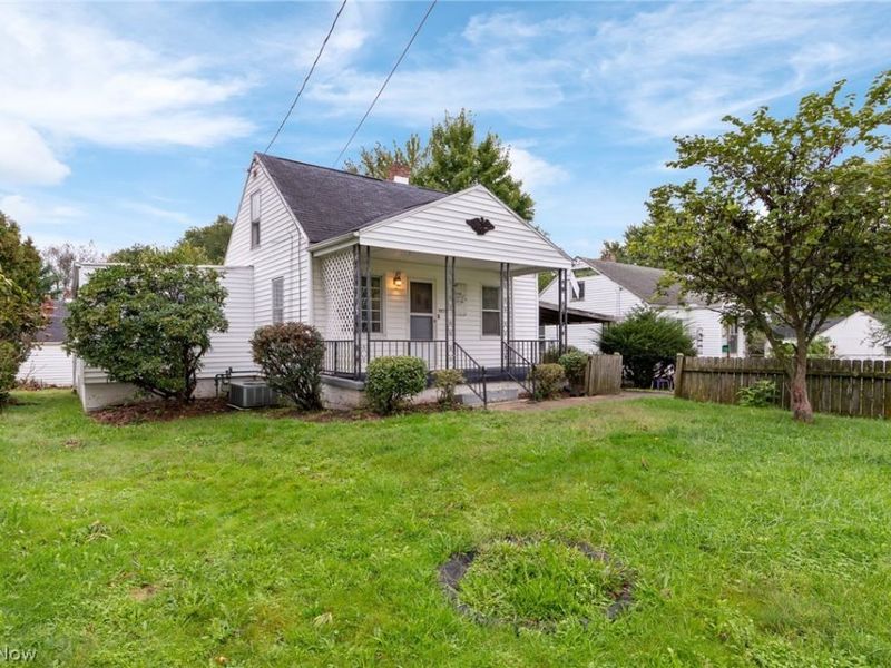 3213 Regent Avenue NE, Canton, OH 44705 Photo 1
