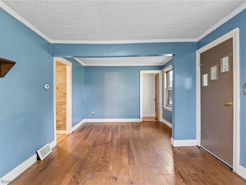 3213 Regent Avenue NE, Canton, OH 44705 Photo 3