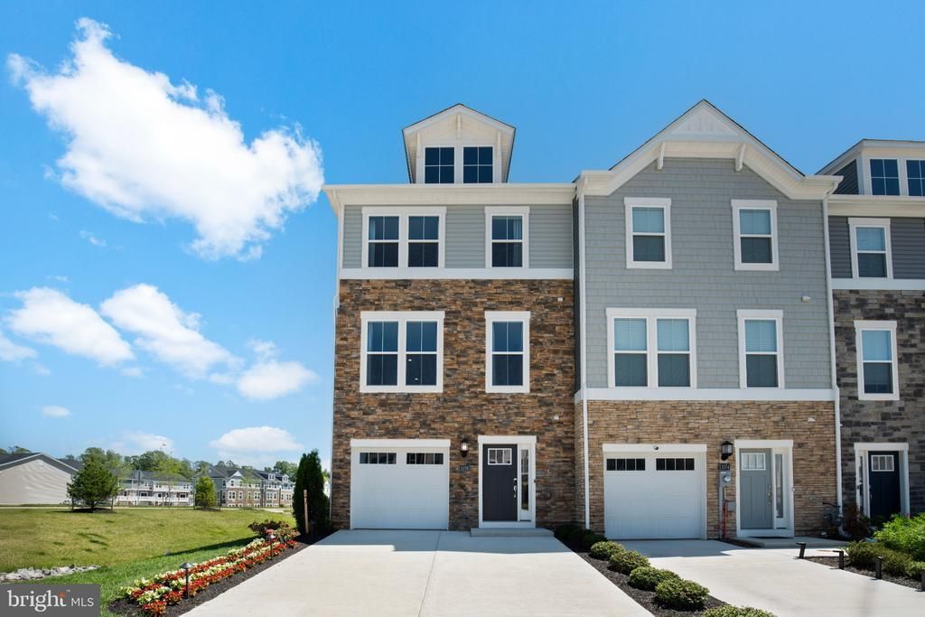 11076 CORVIN PLACE , WHITE PLAINS, MD 20695