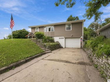 3801 Young Street, Omaha, NE 68112