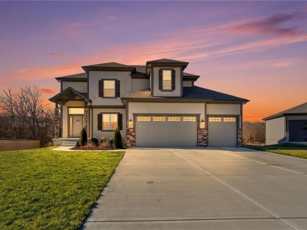 308 E Oak Street, Lone Jack, MO 64070
