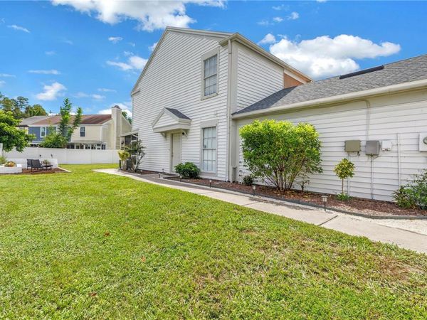6240 OAK CLUSTER CIRCLE , TAMPA, FL 33634
