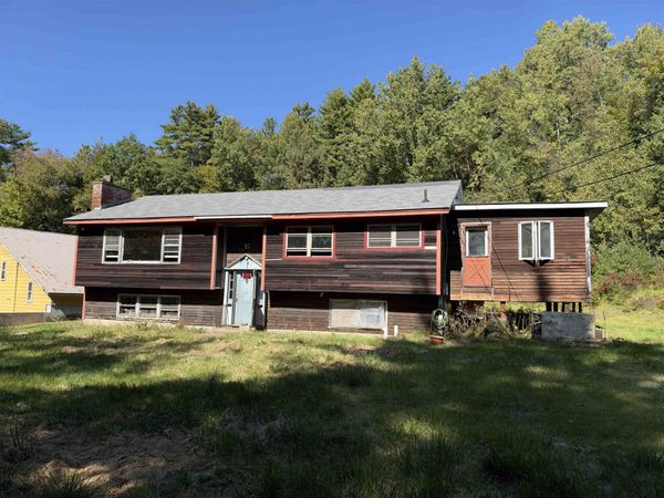 1259 Connecticut River Road, Hartford, VT 05001