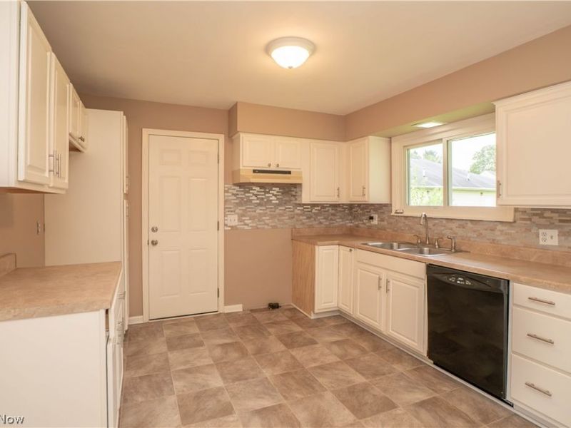 1615 Whipple Avenue NW, Canton, OH 44708 Photo 8