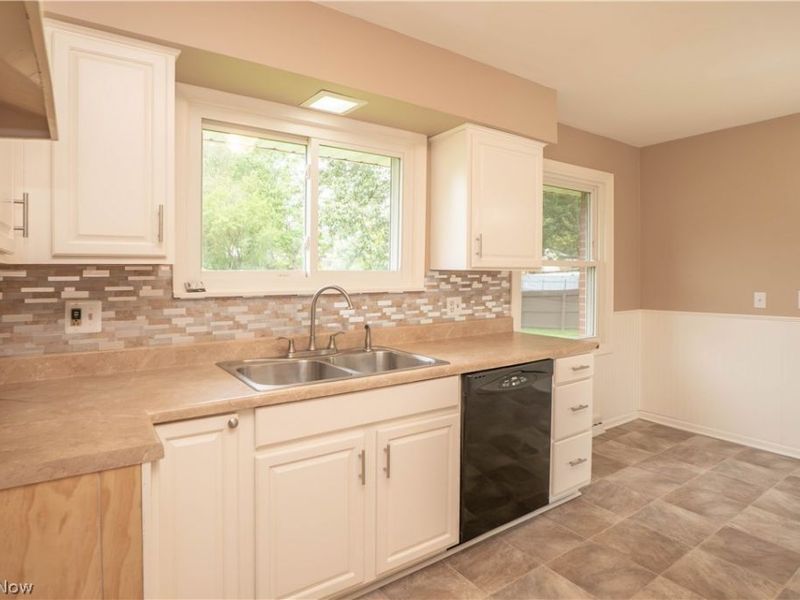 1615 Whipple Avenue NW, Canton, OH 44708 Photo 9