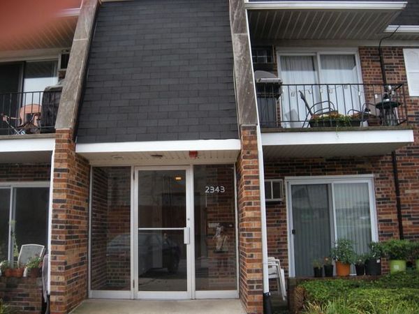 2343 Ogden Avenue, Unit 11, Downers Grove, IL 60515