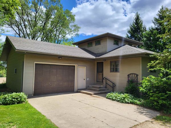 1246 Washington Road, Stoughton, WI 53589