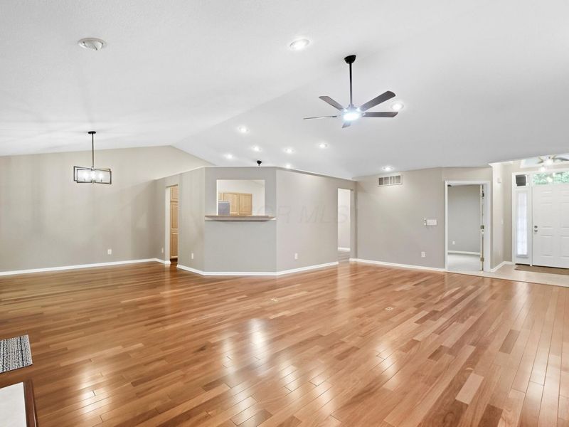 288 W Hull Drive, Delaware, OH 43015 Photo 9