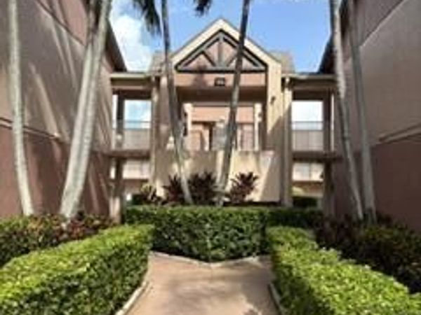 7217 S Devon Drive, Unit 105, Tamarac, FL 33321