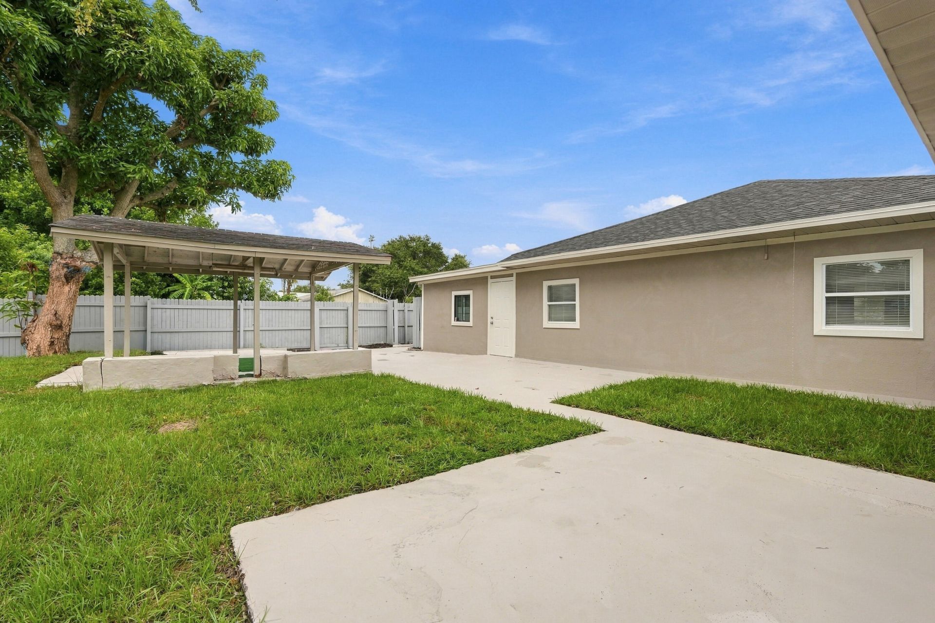 680 SW Colleen Avenue, Port Saint Lucie, FL 34983 Photo