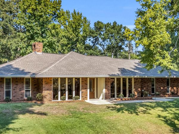 84 Crescent Cove, Columbus, MS 39705