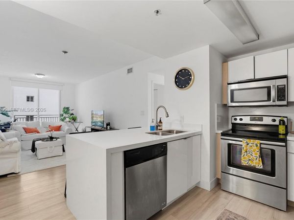 185 SE 14th Ter , Unit 1402, Miami, FL 33131