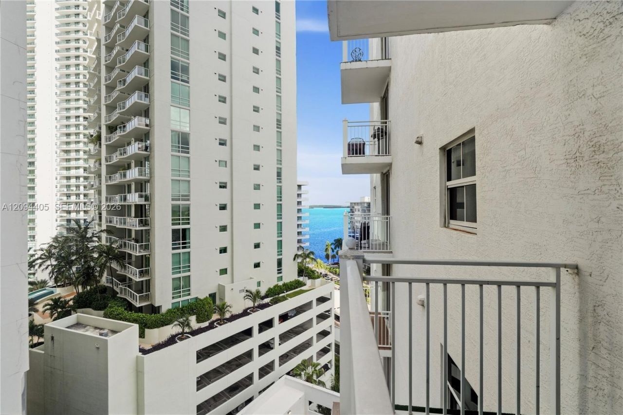 185 SE 14th Ter, Unit 1402, Miami, FL 33131 Photo