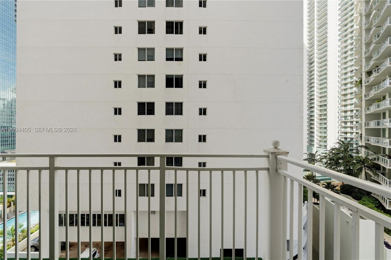 185 SE 14th Ter, Unit 1402, Miami, FL 33131 Photo
