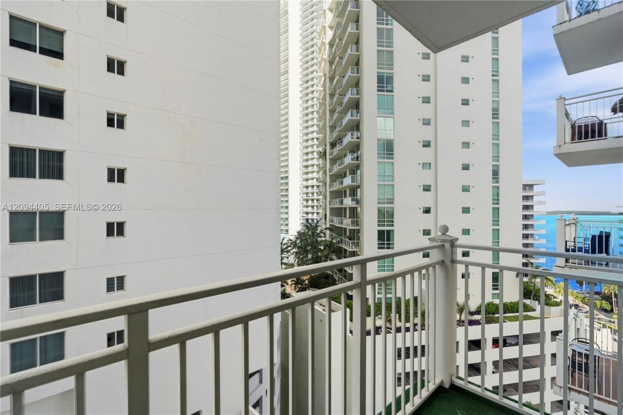 185 SE 14th Ter, Unit 1402, Miami, FL 33131 Photo