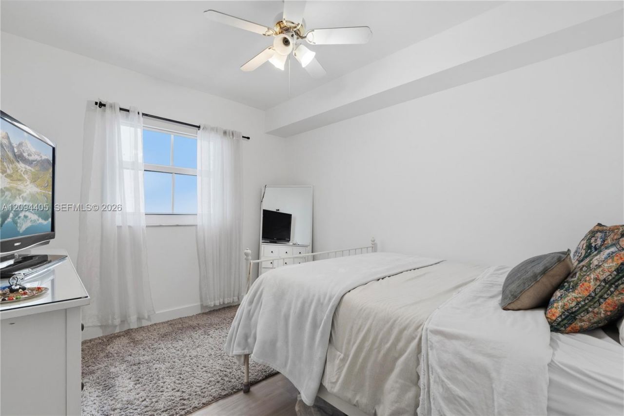 185 SE 14th Ter, Unit 1402, Miami, FL 33131 Photo