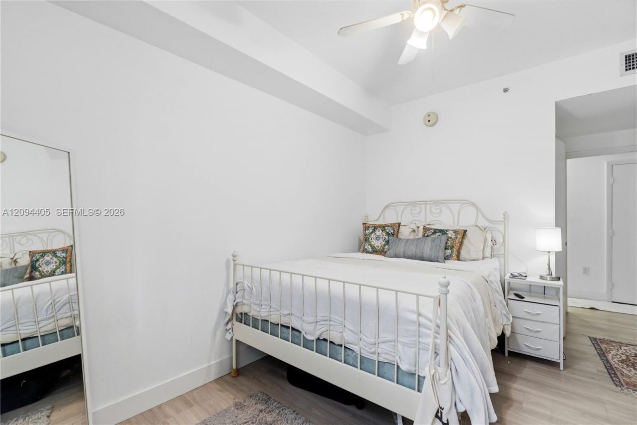 185 SE 14th Ter, Unit 1402, Miami, FL 33131 Photo