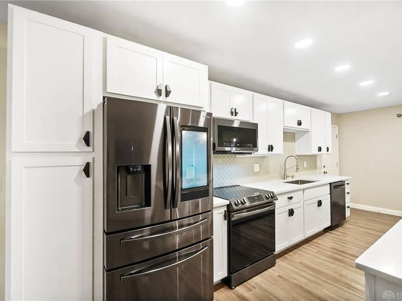 7207 Barr Circle, Dayton, OH 45459 Photo 9