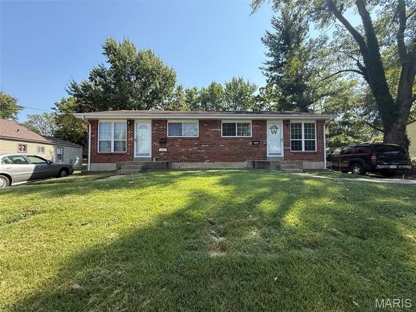 3560 Dixie Drive , St Ann, MO 63074