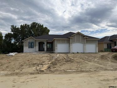 18573 Acorn Drive, Gretna, NE 68028