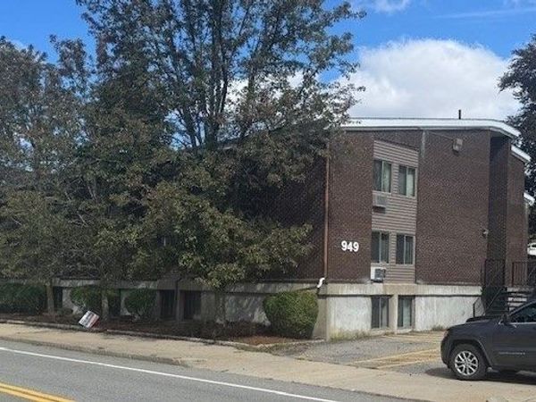 949 Main St, Unit 12, Woburn, MA 01801