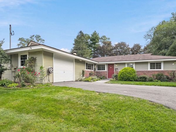 15 Eaton Rd W, Framingham, MA 01701