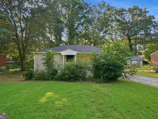 1877 Selwyn Drive, Decatur, GA 30035