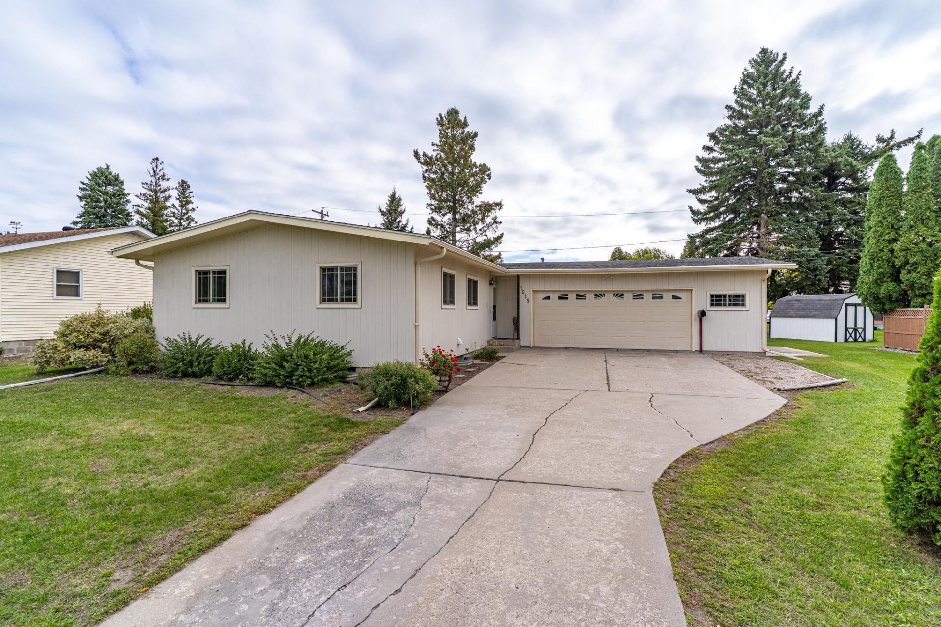 1618 Hoven Lane, Crookston, MN 56716 Main Photo