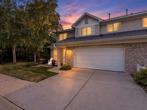 10100 Bridgehill Terrace, Eden Prairie, MN 55347
