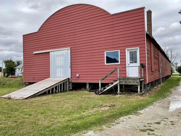 214 N Carpenter Street, Sumner, IA 50674