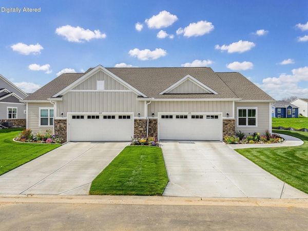 855 Stirling DRIVE, Unit Bldg 21, U, Oconomowoc, WI 53066