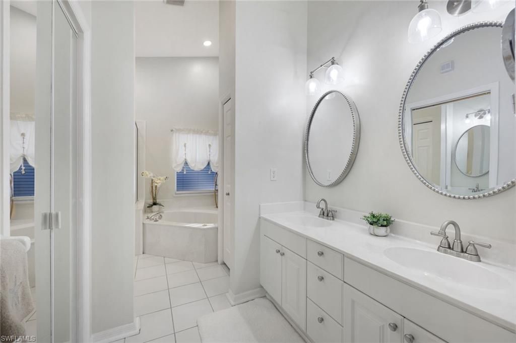 129 Sabal Lake Dr, Naples, FL 34104 Photo