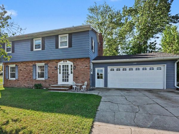 1319 Royal Oak Avenue, Portage, MI 49024