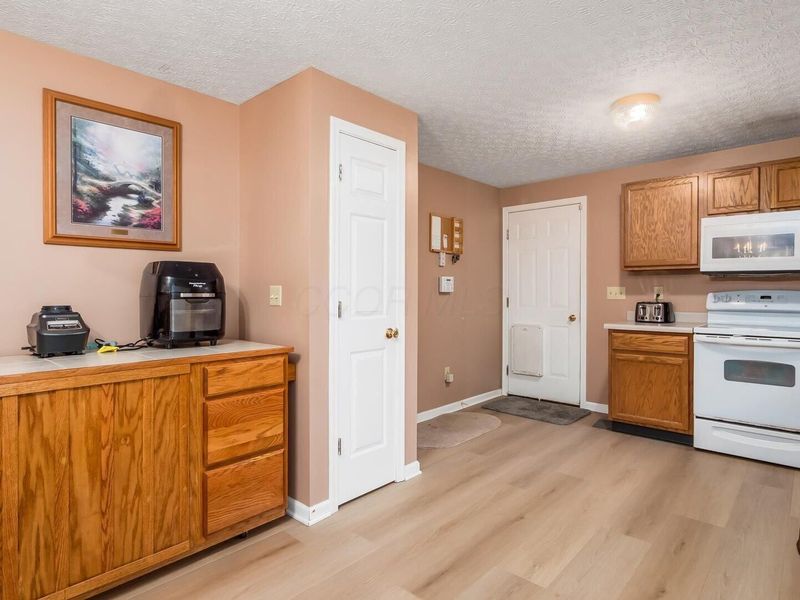 5775 School House Road , Frazeysburg, OH 43822 Photo 6