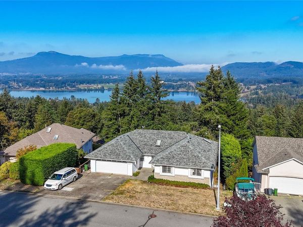 6033 Chippewa Rd , Duncan, BC V9L 5P5