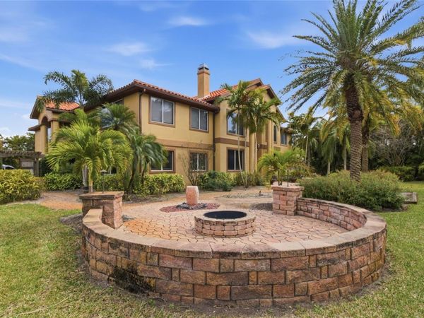 303 SUNNY LANE , BELLEAIR, FL 33756