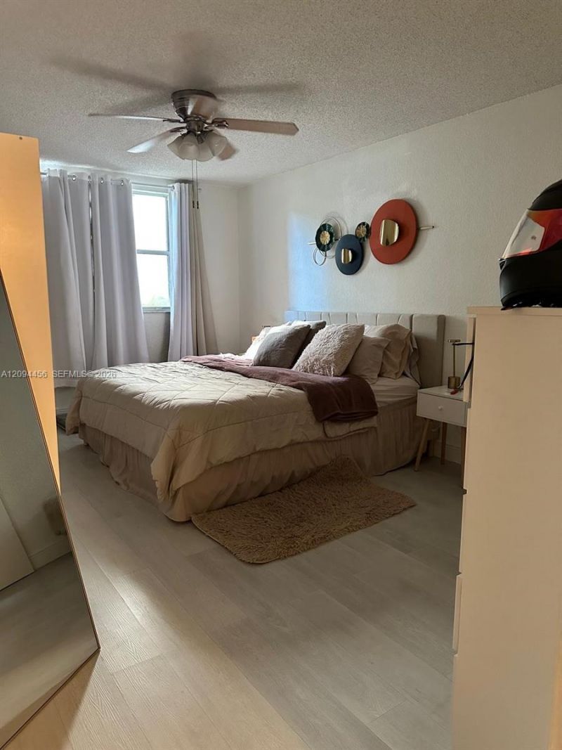 8323 Lake Dr , Unit 102, Doral, FL 33166 Photo