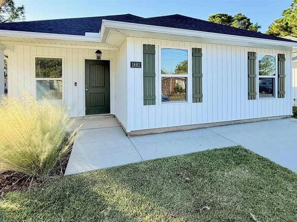 1881 America Ave, Gulf Breeze, FL 32563