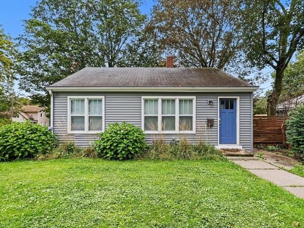 208 N Oak Street, Buchanan, MI 49107