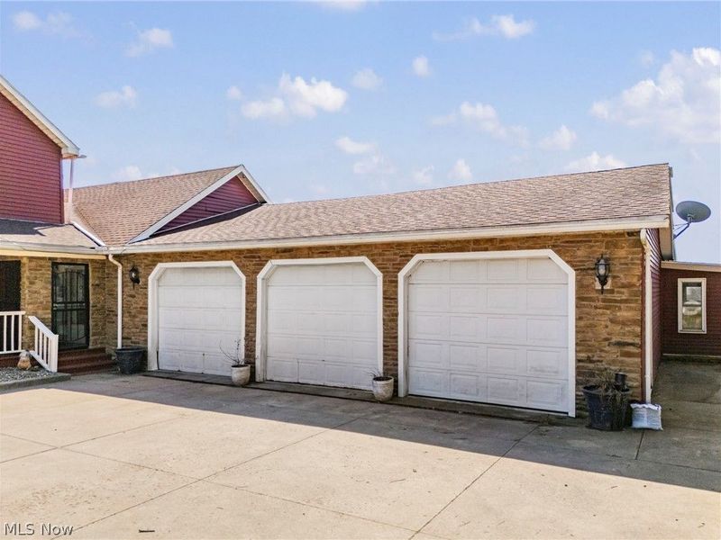 5616 Faircrest Street SW, Canton, OH 44706 Photo 5