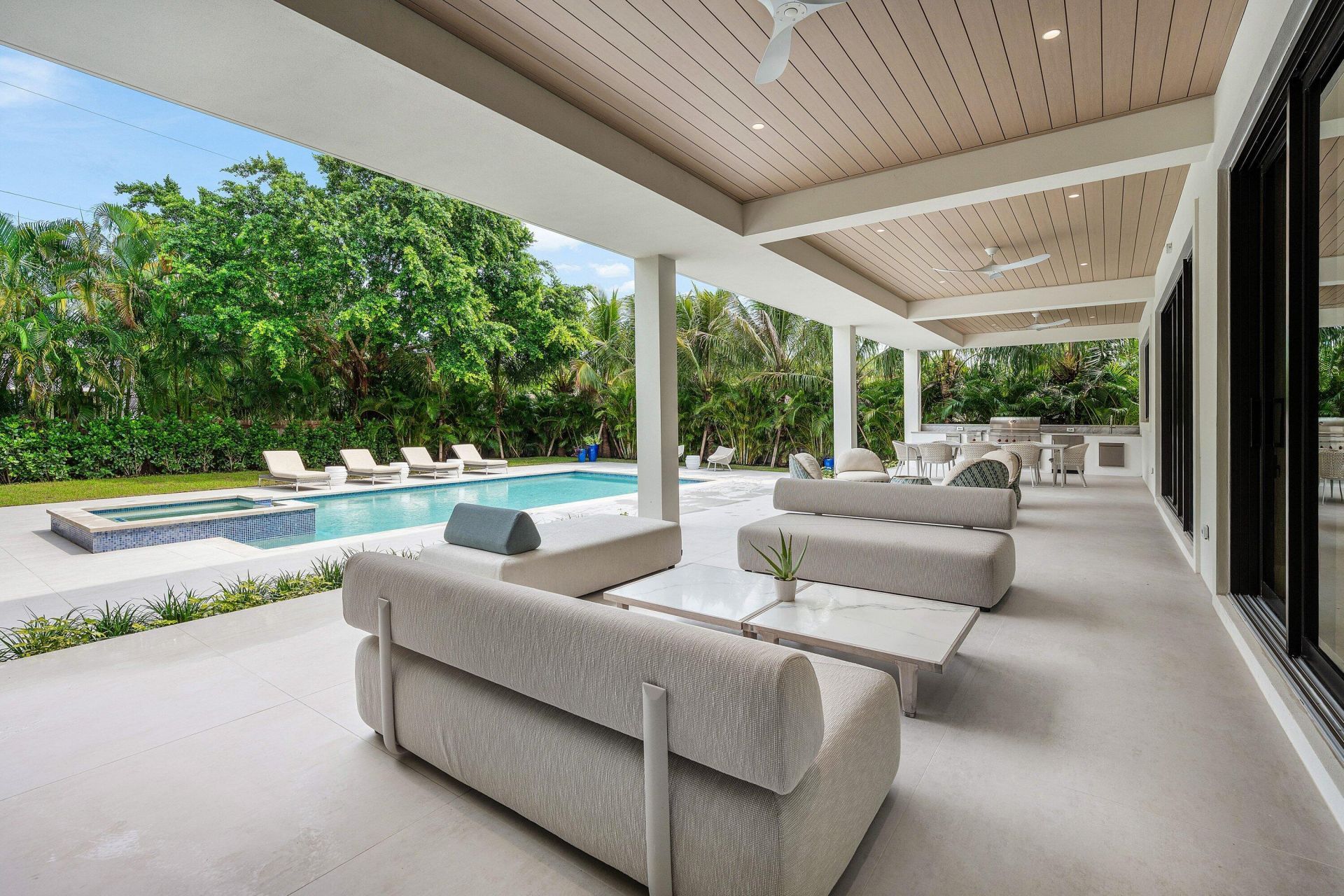 145 Alhambra Place, West Palm Beach, FL 33405 Photo