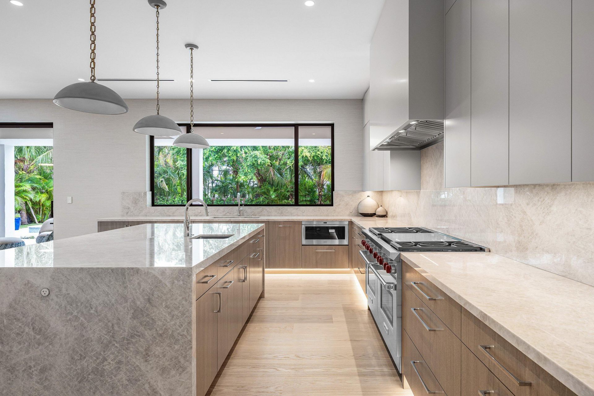 145 Alhambra Place, West Palm Beach, FL 33405 Photo